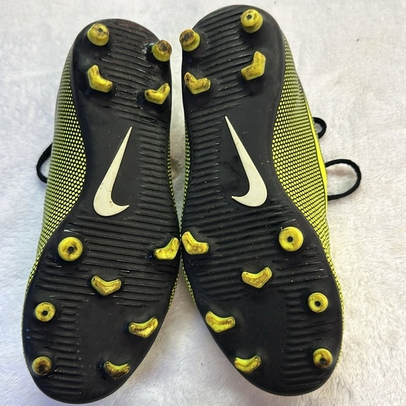 Nike Bravata Neon Yellow/Black Soccer Cleats Youth 4, 4.5 Preowned - Picture 6 of 12